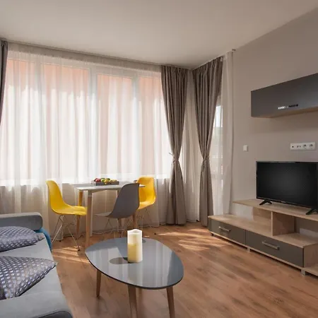 Miramar Luxury * بوموري